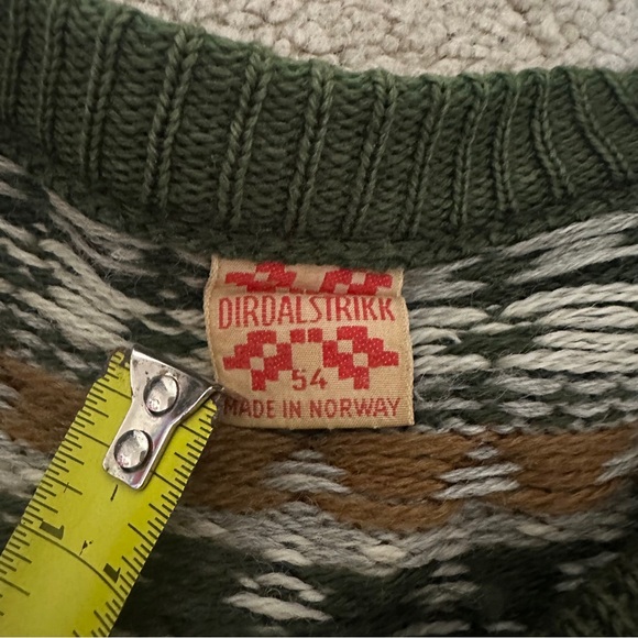 🎀BOGO 50% off 🎀 Patterned Green and White Cardigan - Picture 2 of 10